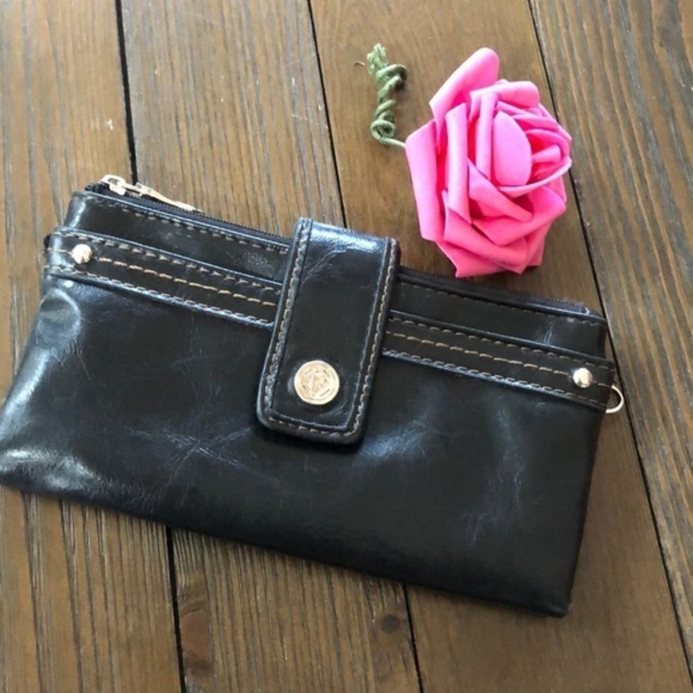 Relic Vegan black/silver accents bifold wallet